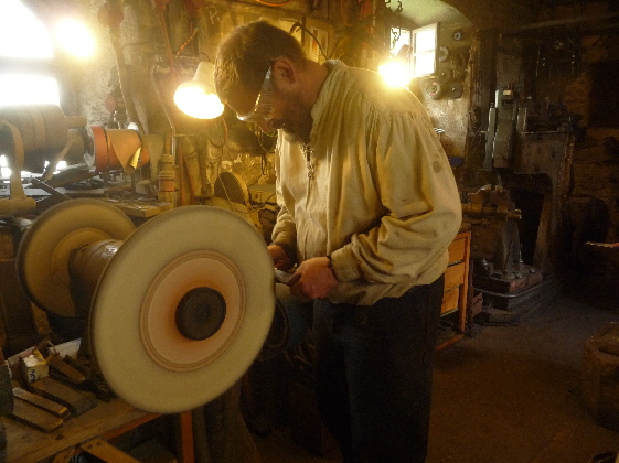 Messer polieren vor dem &Auml;tzen